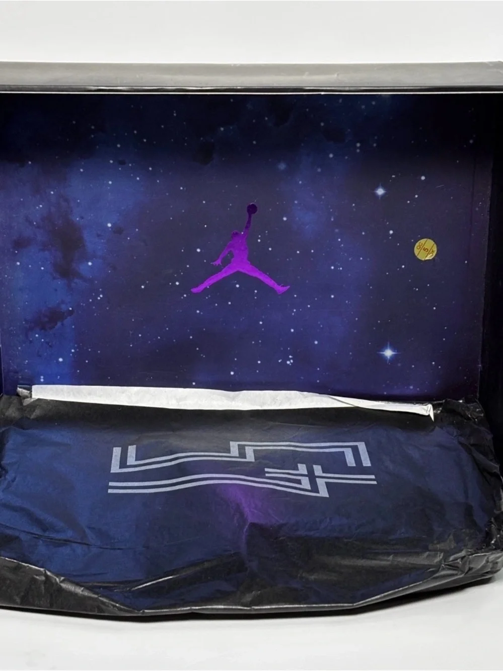 Nike Air Jordan 11 Retro 378037-003 Space Jam 2015 size 11 Mens Bugs Bunny